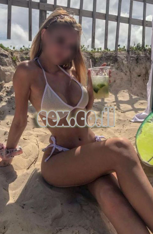 לא דיסקרטי וקל, הליווי