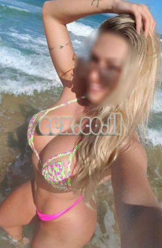 אטרקטיבית, מוכשרת, עם ירכיים רחבות